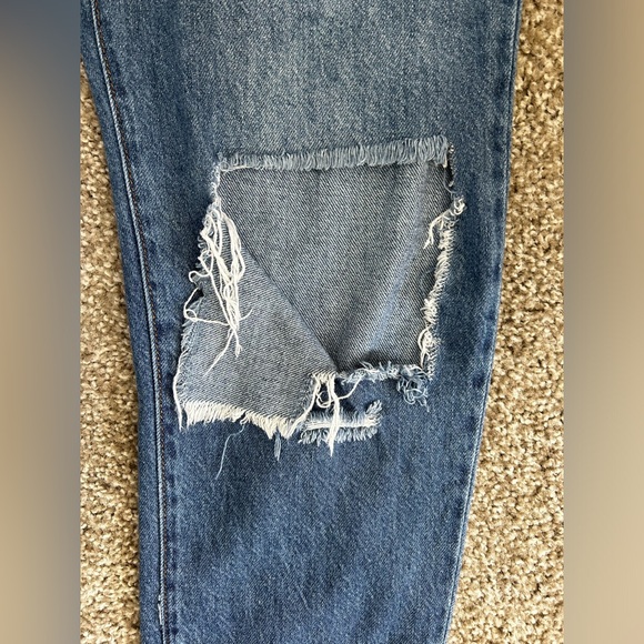 Women’s Size 8 High Rise Relaxed Fit Jeans - Picture 2 of 7